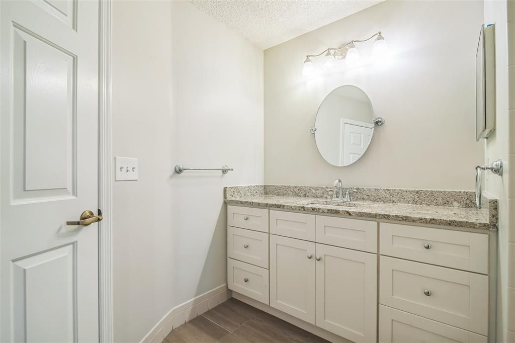 Active With Contract: $199,900 (2 beds, 2 baths, 1232 Square Feet)