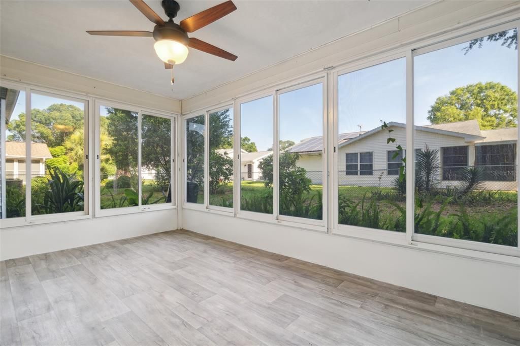 Active With Contract: $199,900 (2 beds, 2 baths, 1232 Square Feet)