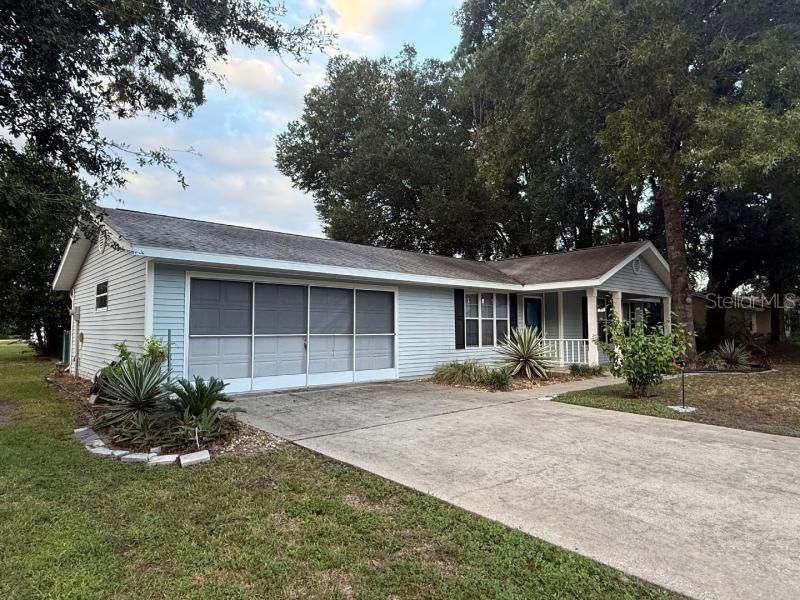 Active With Contract: $199,900 (2 beds, 2 baths, 1232 Square Feet)