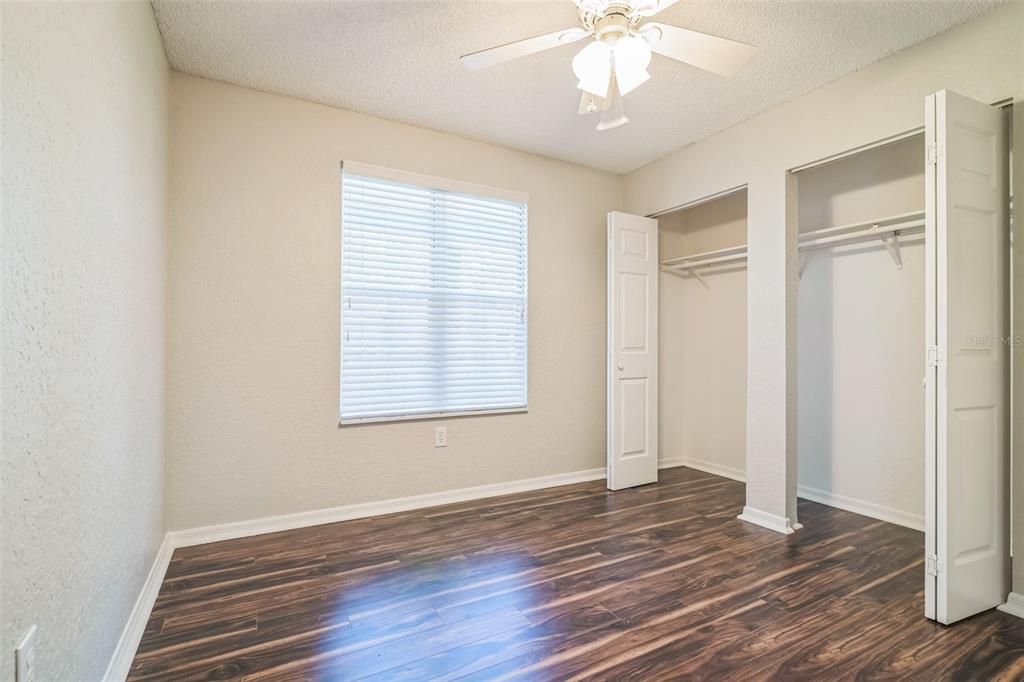 Active With Contract: $199,900 (2 beds, 2 baths, 1232 Square Feet)