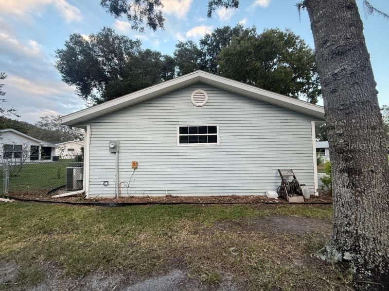 Active With Contract: $199,900 (2 beds, 2 baths, 1232 Square Feet)