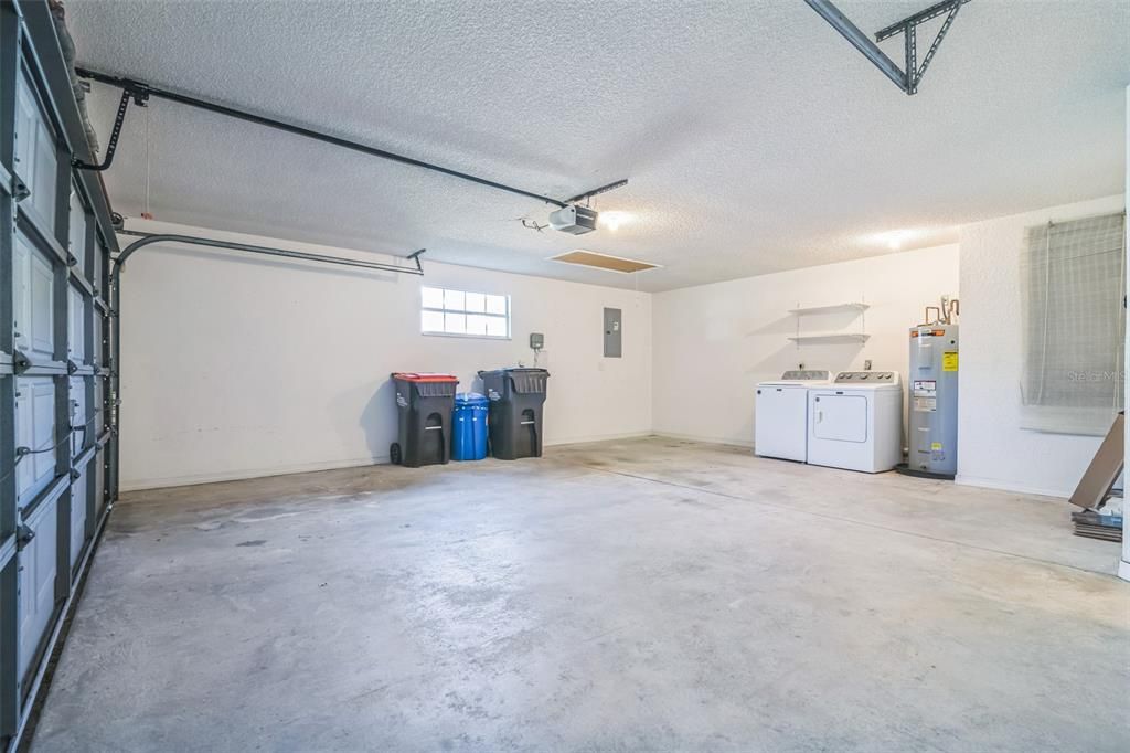 Active With Contract: $199,900 (2 beds, 2 baths, 1232 Square Feet)