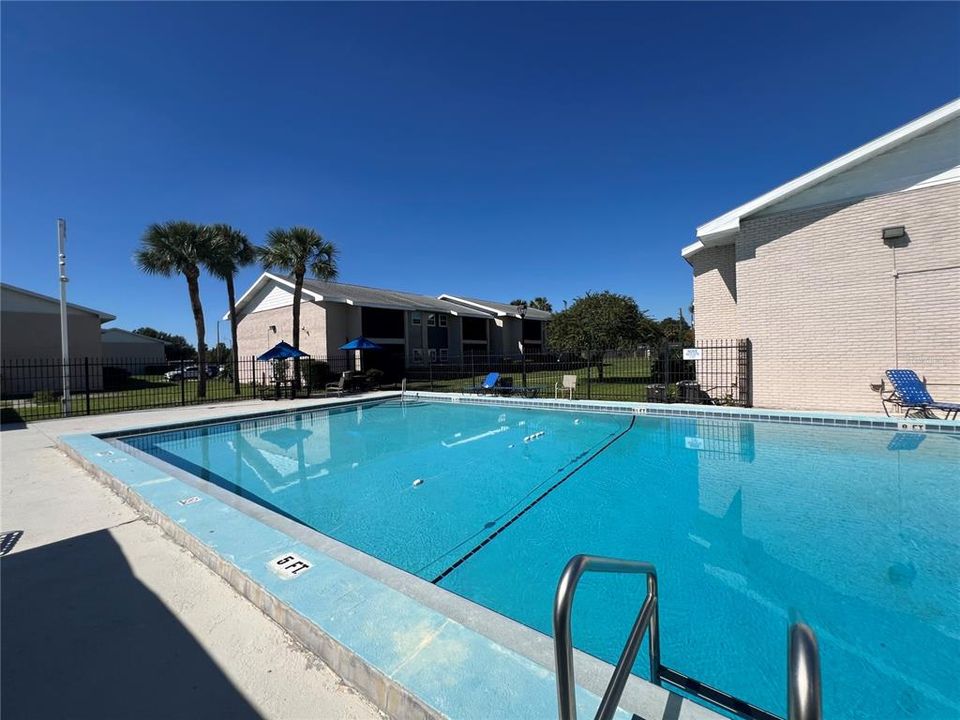 For Sale: $194,900 (3 beds, 2 baths, 893 Square Feet)