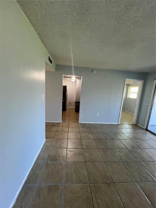 For Sale: $194,900 (3 beds, 2 baths, 893 Square Feet)