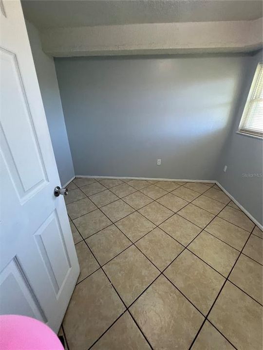 For Sale: $194,900 (3 beds, 2 baths, 893 Square Feet)