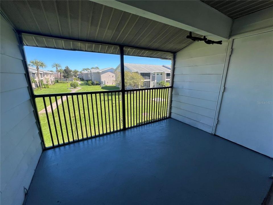 For Sale: $194,900 (3 beds, 2 baths, 893 Square Feet)