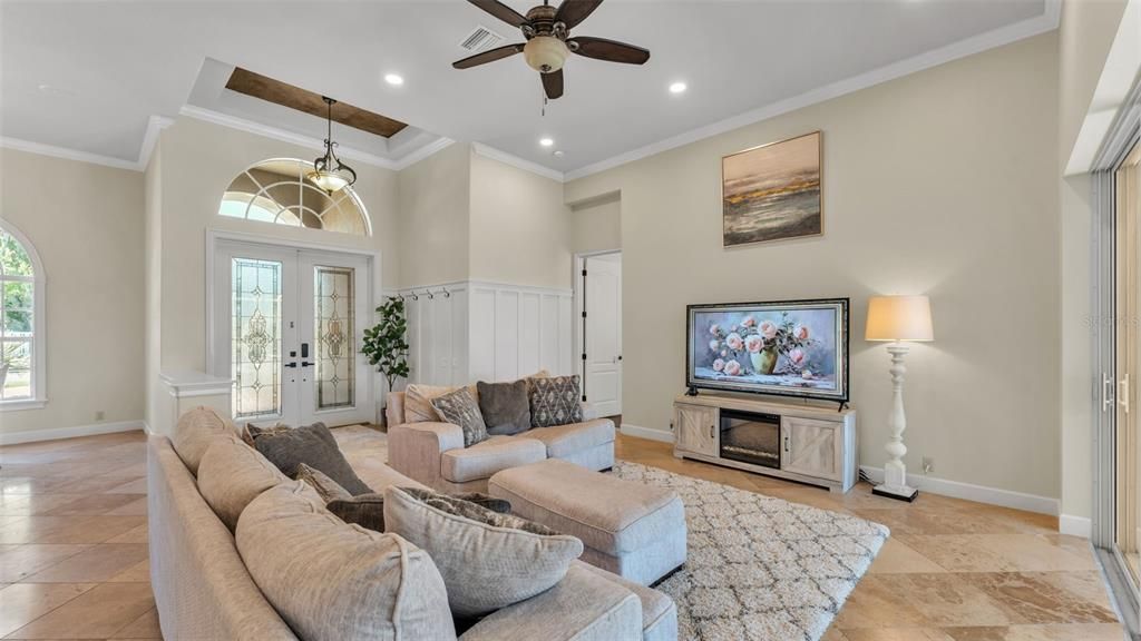 На продажу: $829,900 (4 спален, 3 ванн, 3400 Квадратных фут)