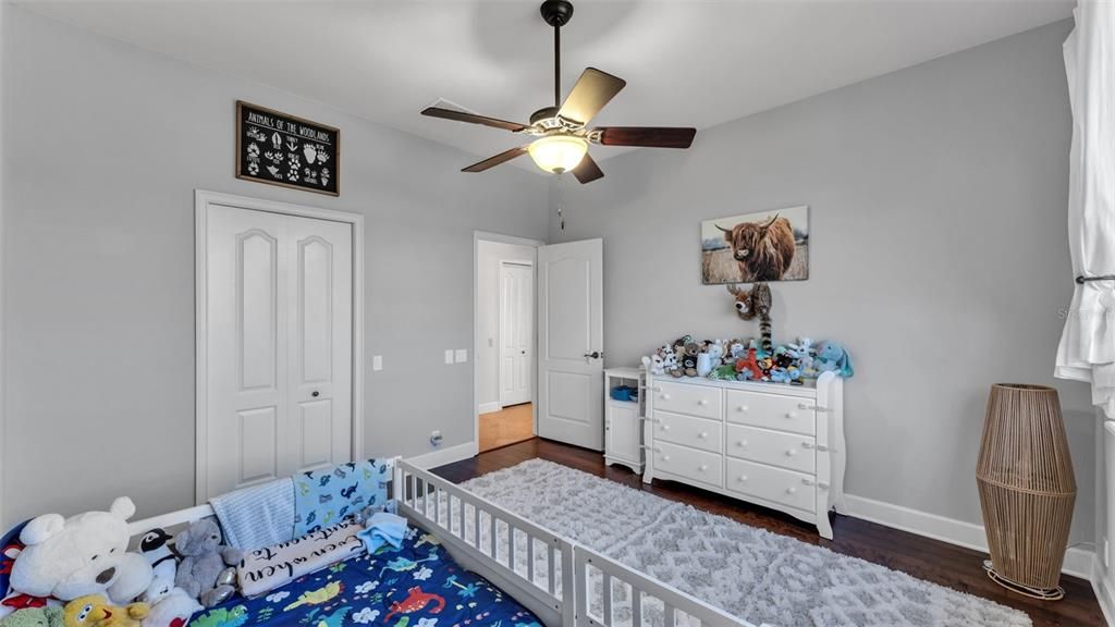 На продажу: $829,900 (4 спален, 3 ванн, 3400 Квадратных фут)