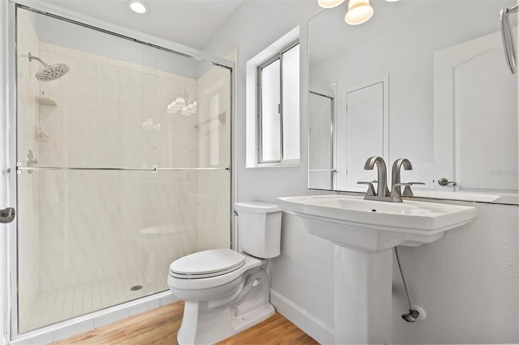 For Sale: $1,550,000 (6 beds, 4 baths, 5019 Square Feet)