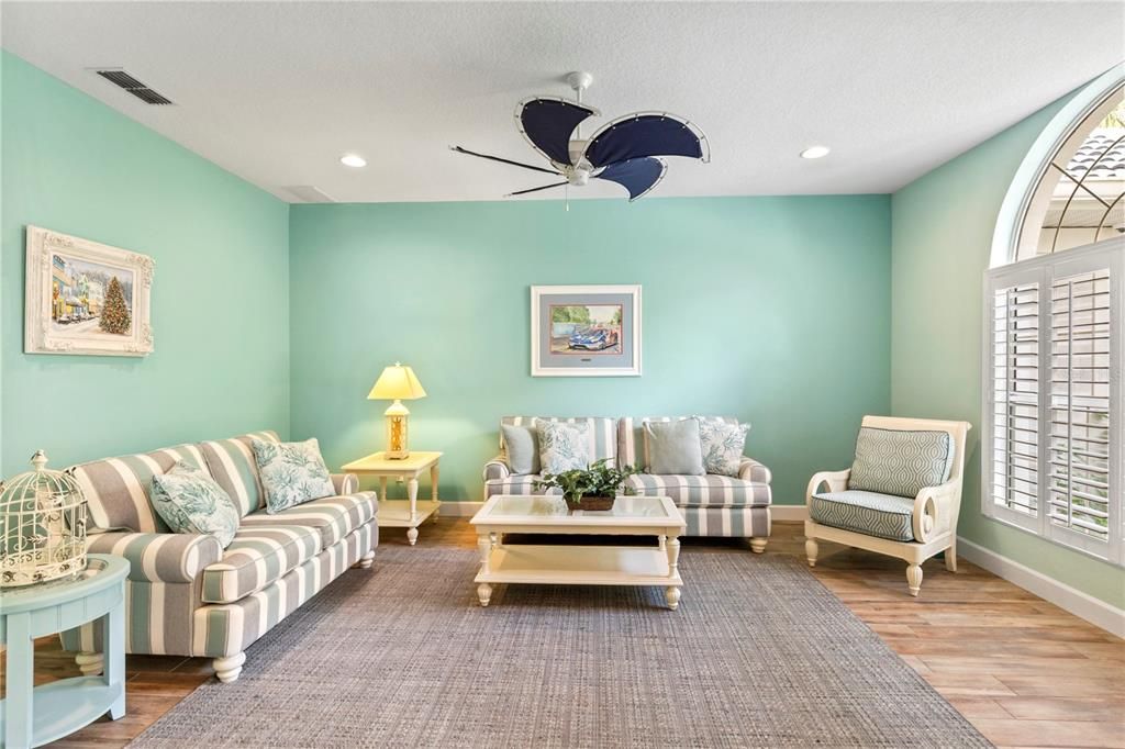 For Sale: $1,550,000 (6 beds, 4 baths, 5019 Square Feet)