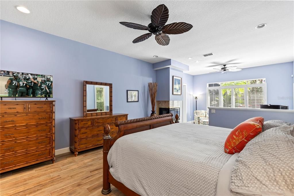 For Sale: $1,550,000 (6 beds, 4 baths, 5019 Square Feet)