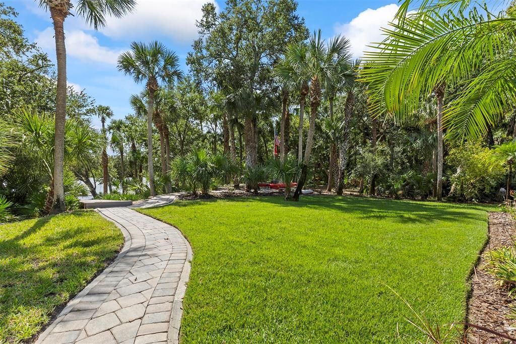 For Sale: $1,550,000 (6 beds, 4 baths, 5019 Square Feet)