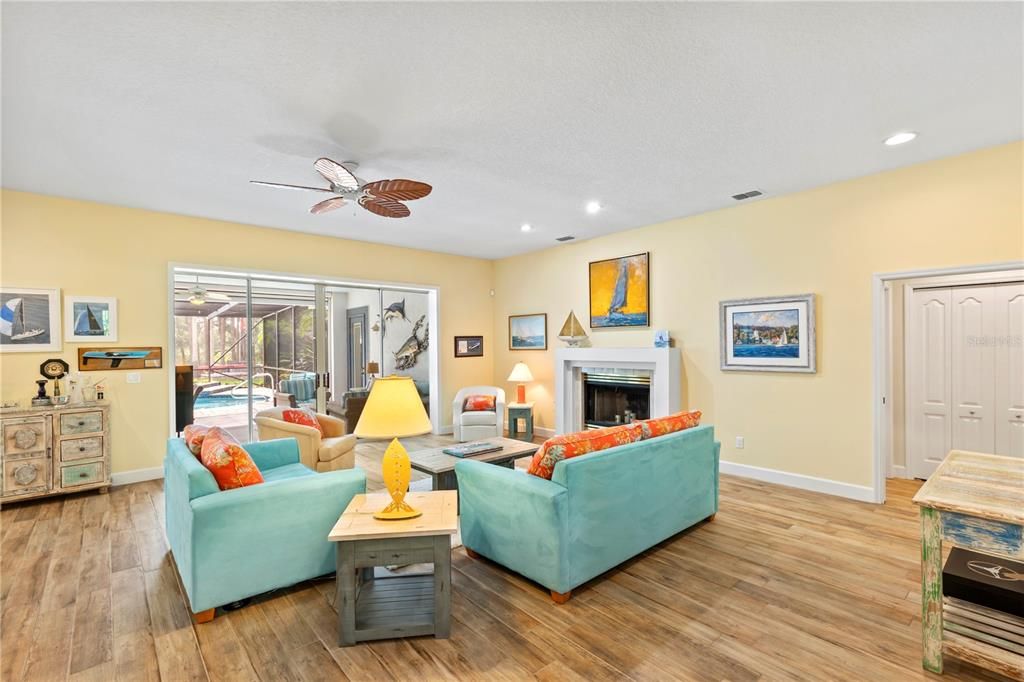 For Sale: $1,550,000 (6 beds, 4 baths, 5019 Square Feet)