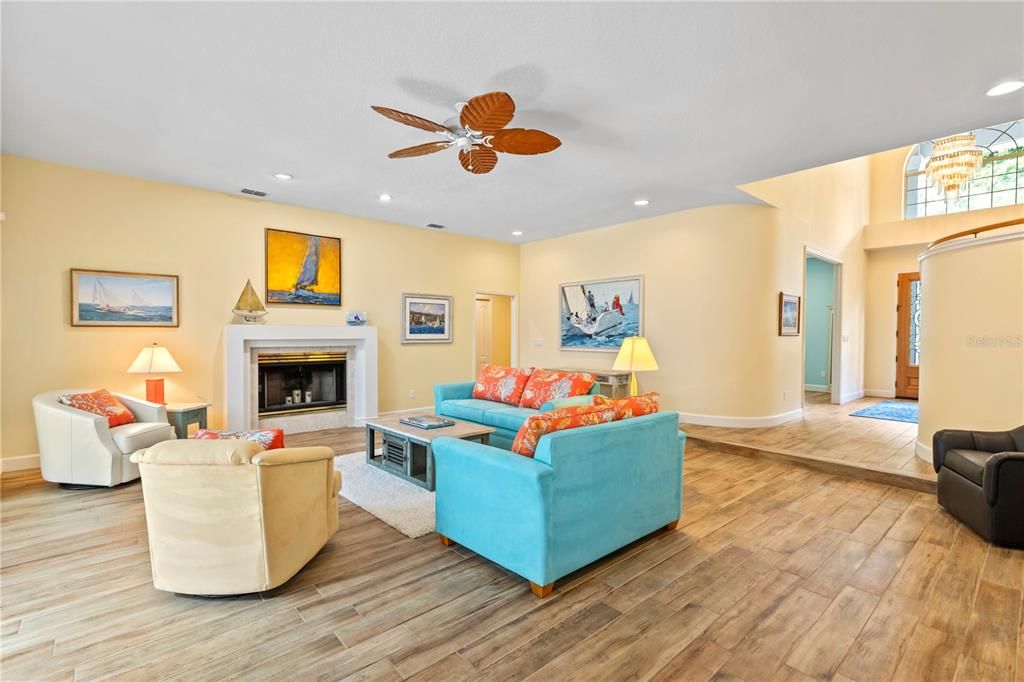 For Sale: $1,550,000 (6 beds, 4 baths, 5019 Square Feet)