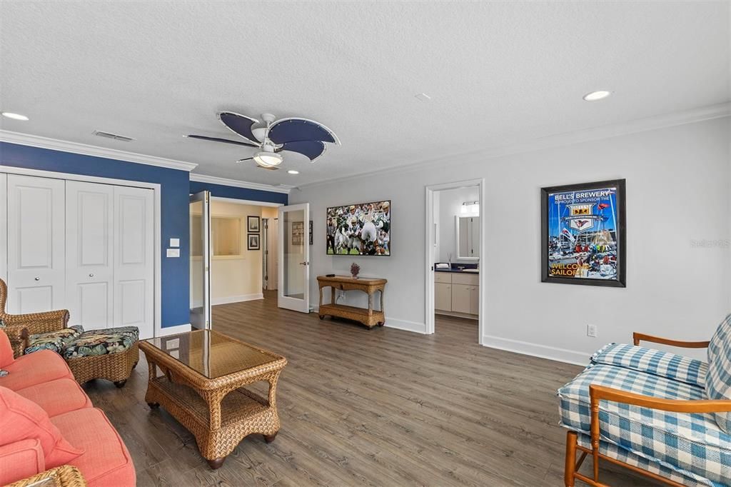 For Sale: $1,550,000 (6 beds, 4 baths, 5019 Square Feet)