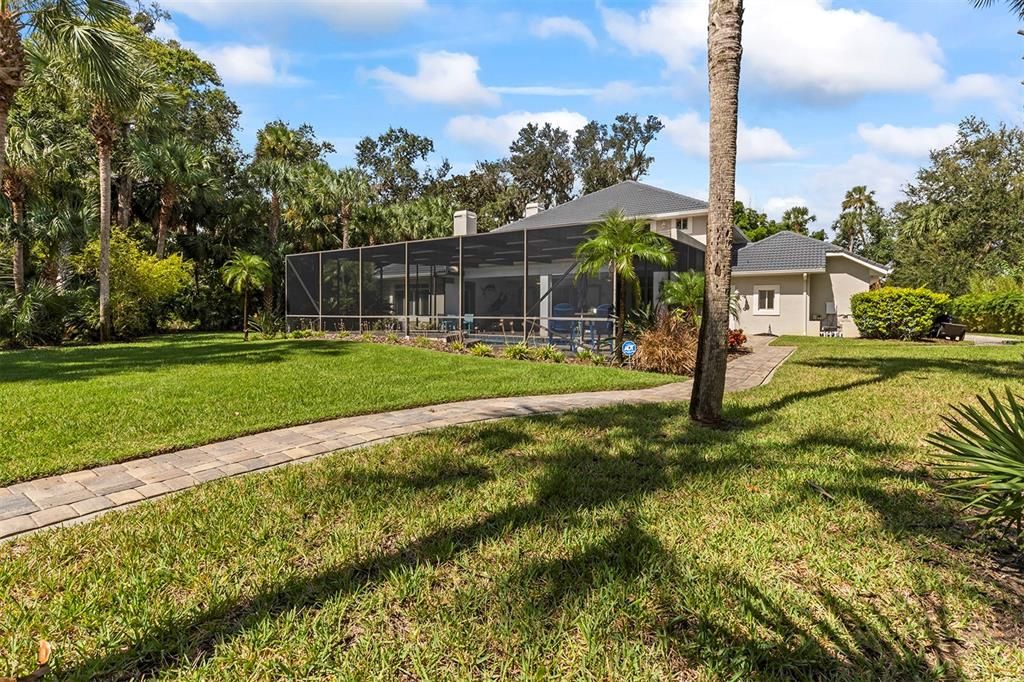 For Sale: $1,550,000 (6 beds, 4 baths, 5019 Square Feet)