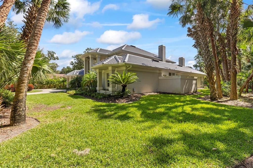 For Sale: $1,550,000 (6 beds, 4 baths, 5019 Square Feet)