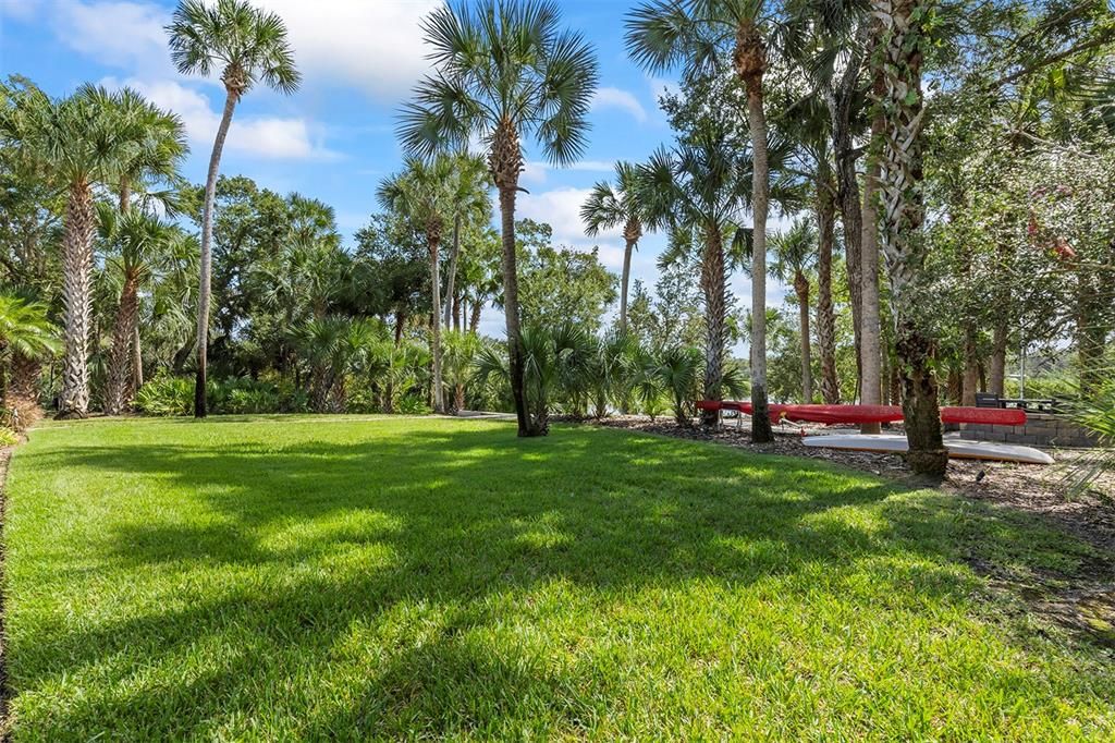 For Sale: $1,550,000 (6 beds, 4 baths, 5019 Square Feet)