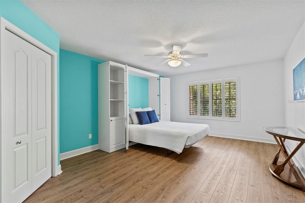 For Sale: $1,550,000 (6 beds, 4 baths, 5019 Square Feet)