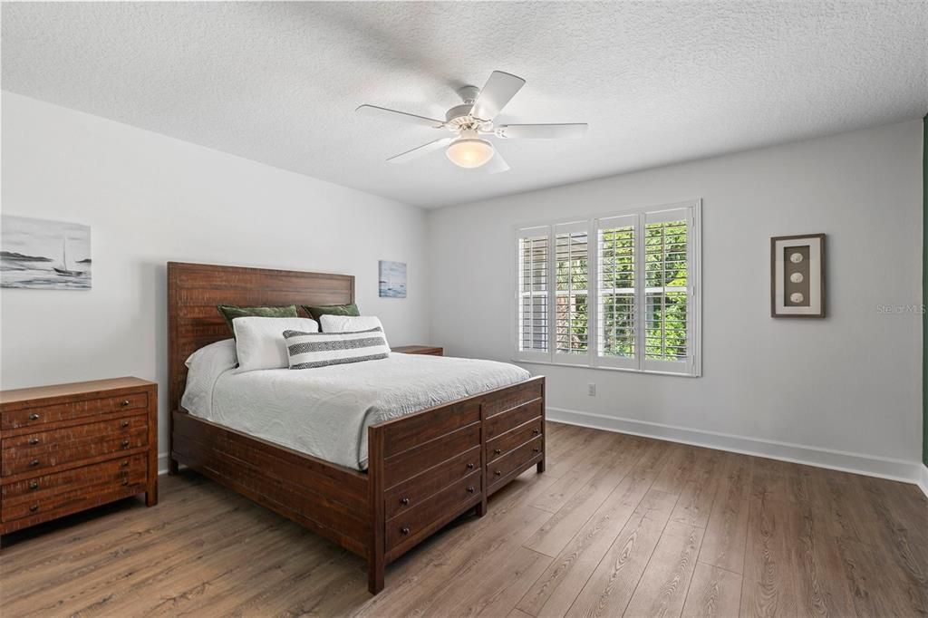 For Sale: $1,550,000 (6 beds, 4 baths, 5019 Square Feet)