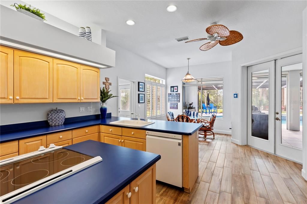 For Sale: $1,550,000 (6 beds, 4 baths, 5019 Square Feet)