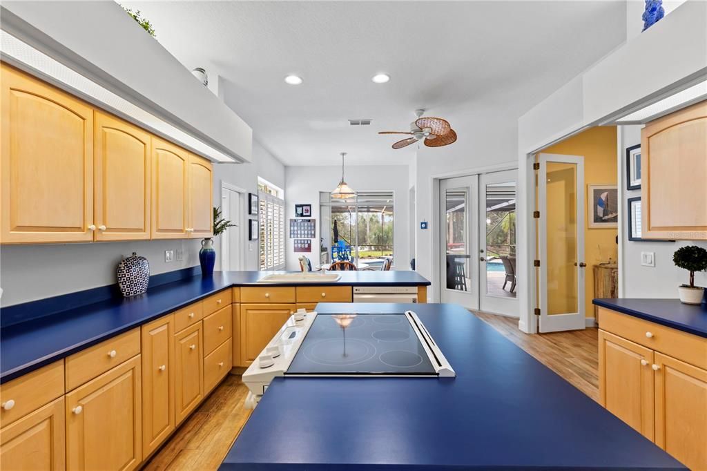 For Sale: $1,550,000 (6 beds, 4 baths, 5019 Square Feet)