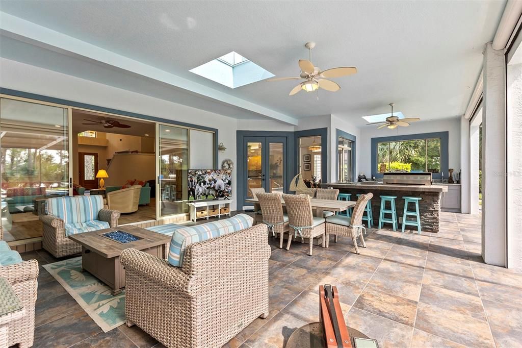 For Sale: $1,550,000 (6 beds, 4 baths, 5019 Square Feet)