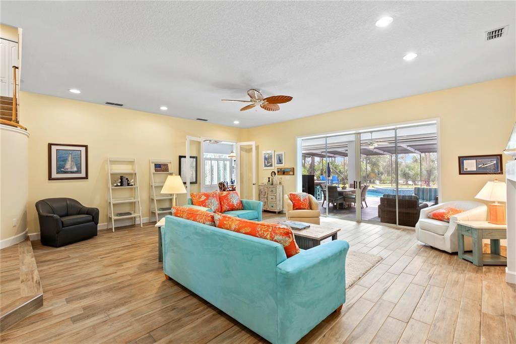 For Sale: $1,550,000 (6 beds, 4 baths, 5019 Square Feet)