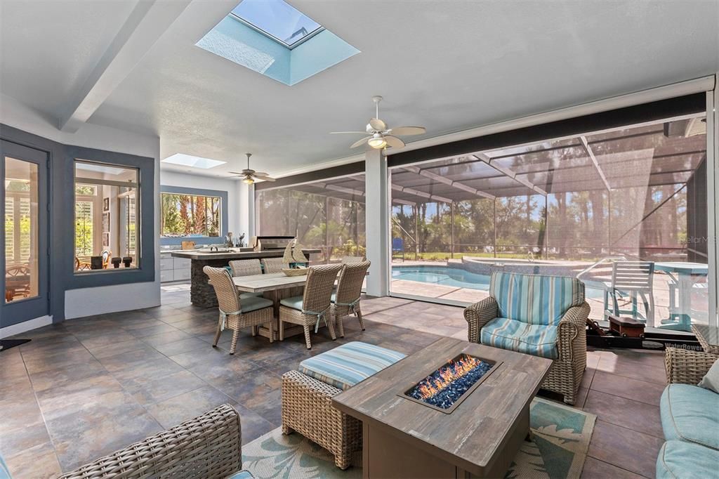 For Sale: $1,550,000 (6 beds, 4 baths, 5019 Square Feet)