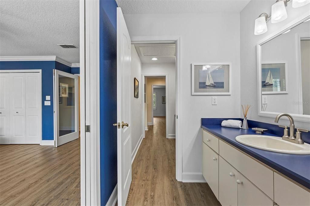 For Sale: $1,550,000 (6 beds, 4 baths, 5019 Square Feet)