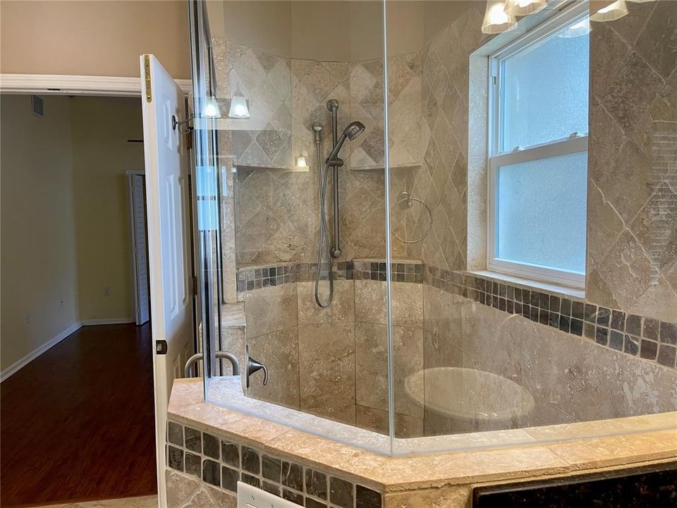 For Rent: $3,000 (3 beds, 2 baths, 1788 Square Feet)