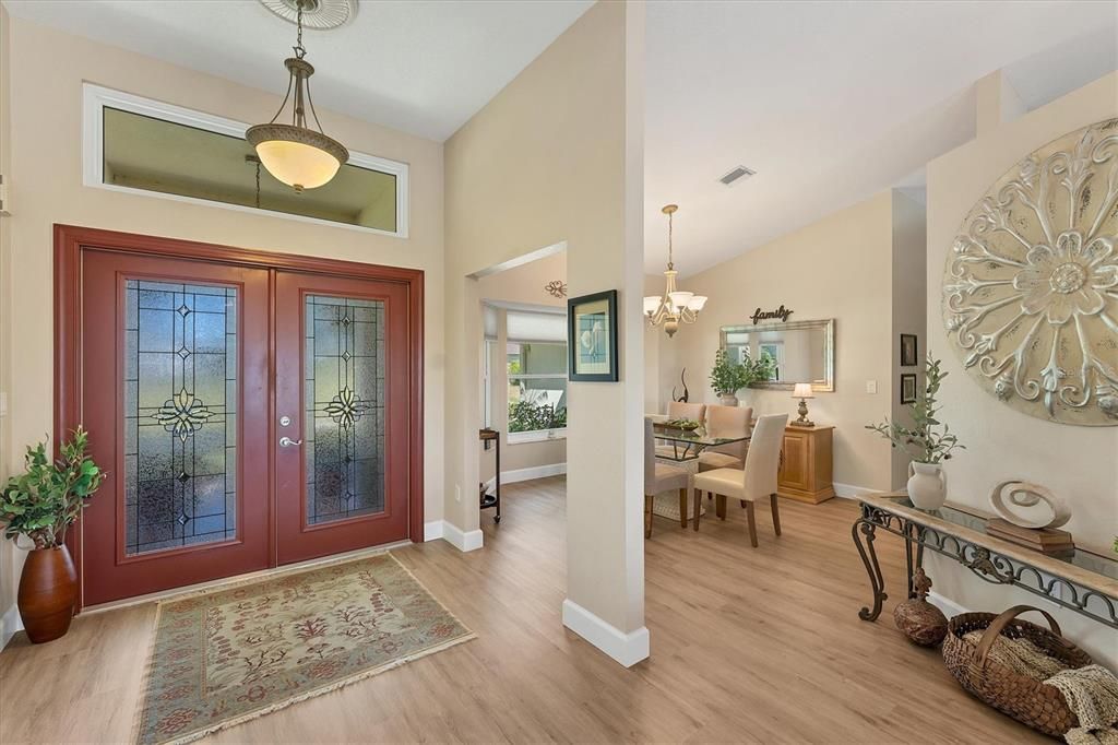 Activo con contrato: $419,900 (3 camas, 2 baños, 1997 Pies cuadrados)