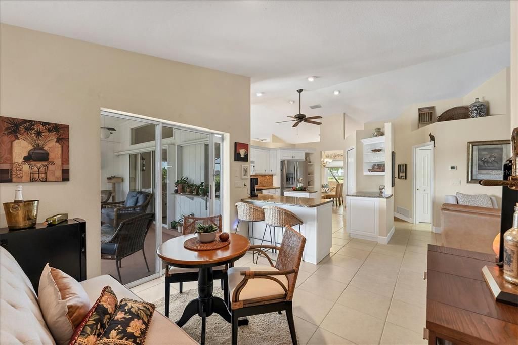 Activo con contrato: $419,900 (3 camas, 2 baños, 1997 Pies cuadrados)