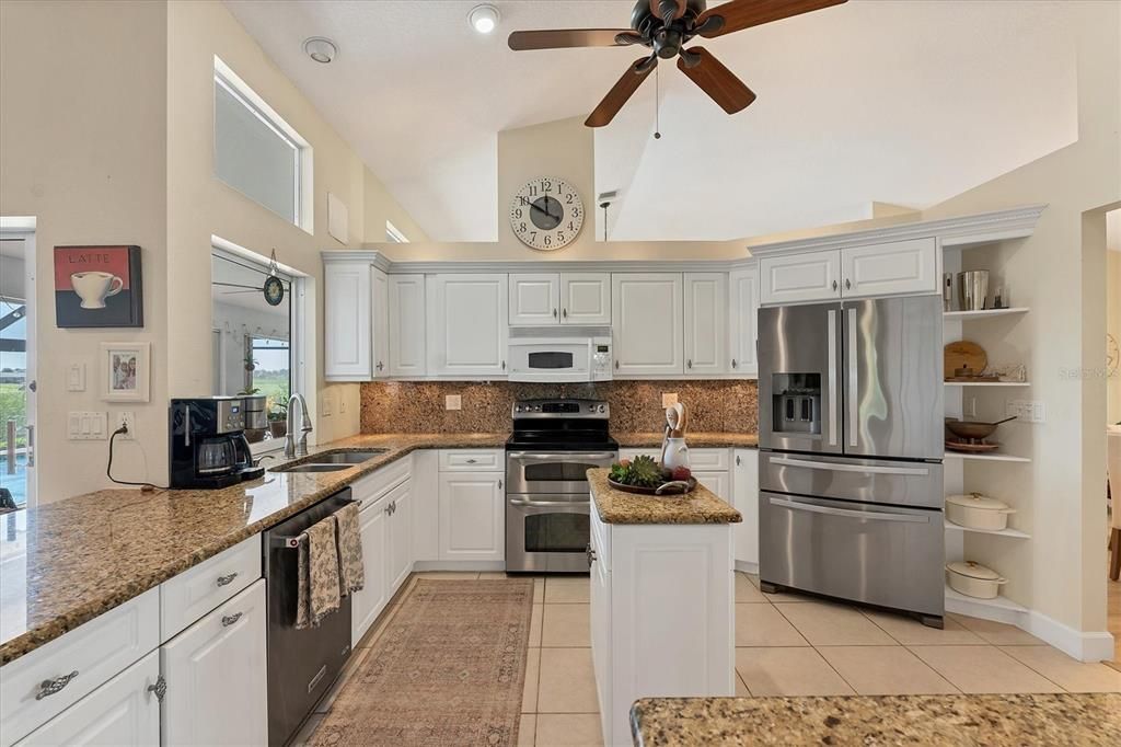 Activo con contrato: $419,900 (3 camas, 2 baños, 1997 Pies cuadrados)