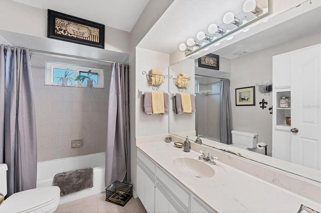 Activo con contrato: $419,900 (3 camas, 2 baños, 1997 Pies cuadrados)