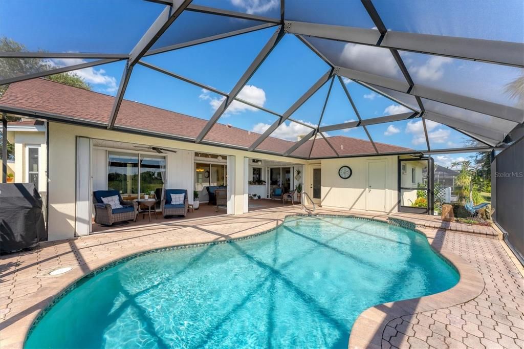 Activo con contrato: $419,900 (3 camas, 2 baños, 1997 Pies cuadrados)