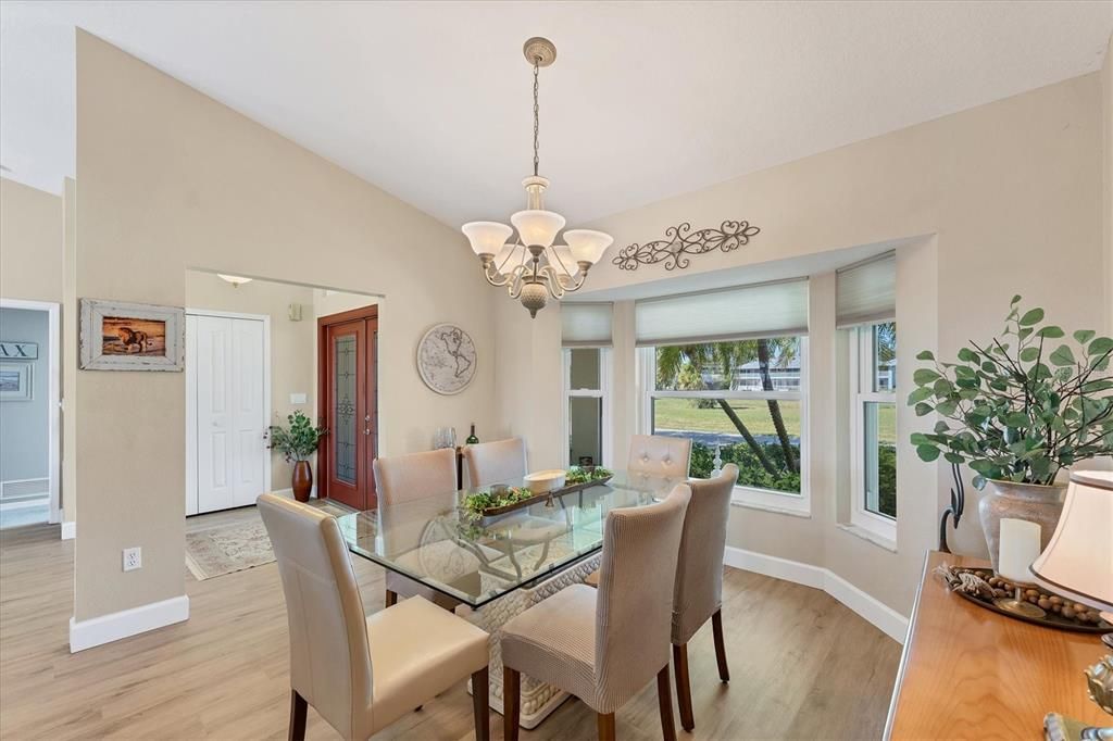 Activo con contrato: $419,900 (3 camas, 2 baños, 1997 Pies cuadrados)