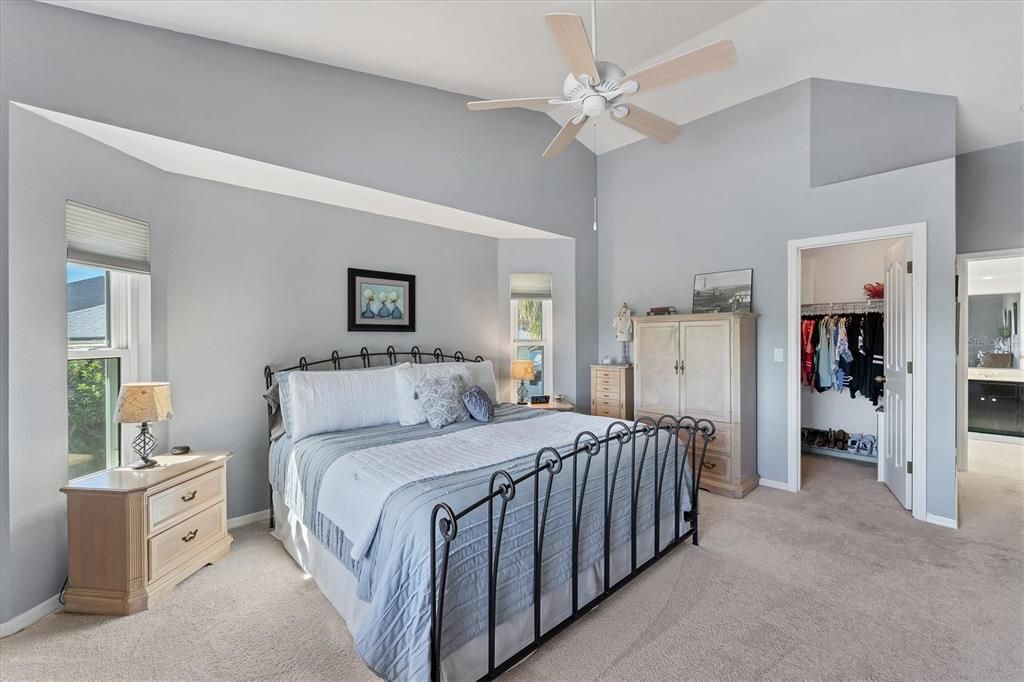 Activo con contrato: $419,900 (3 camas, 2 baños, 1997 Pies cuadrados)