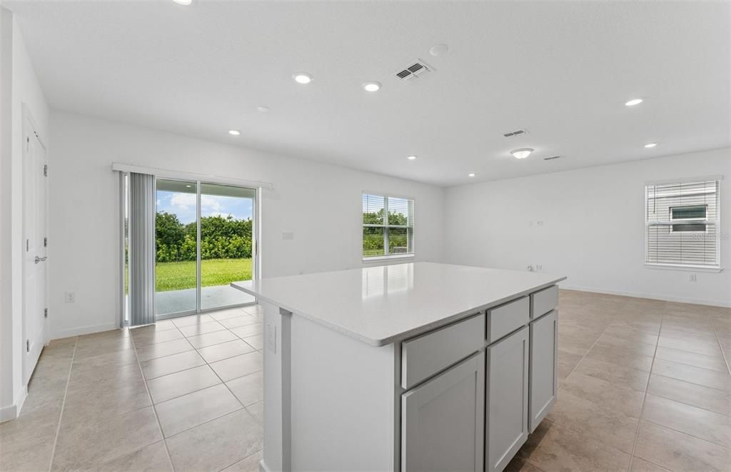 待售: $370,880 (4 贝兹, 3 浴室, 2203 平方英尺)