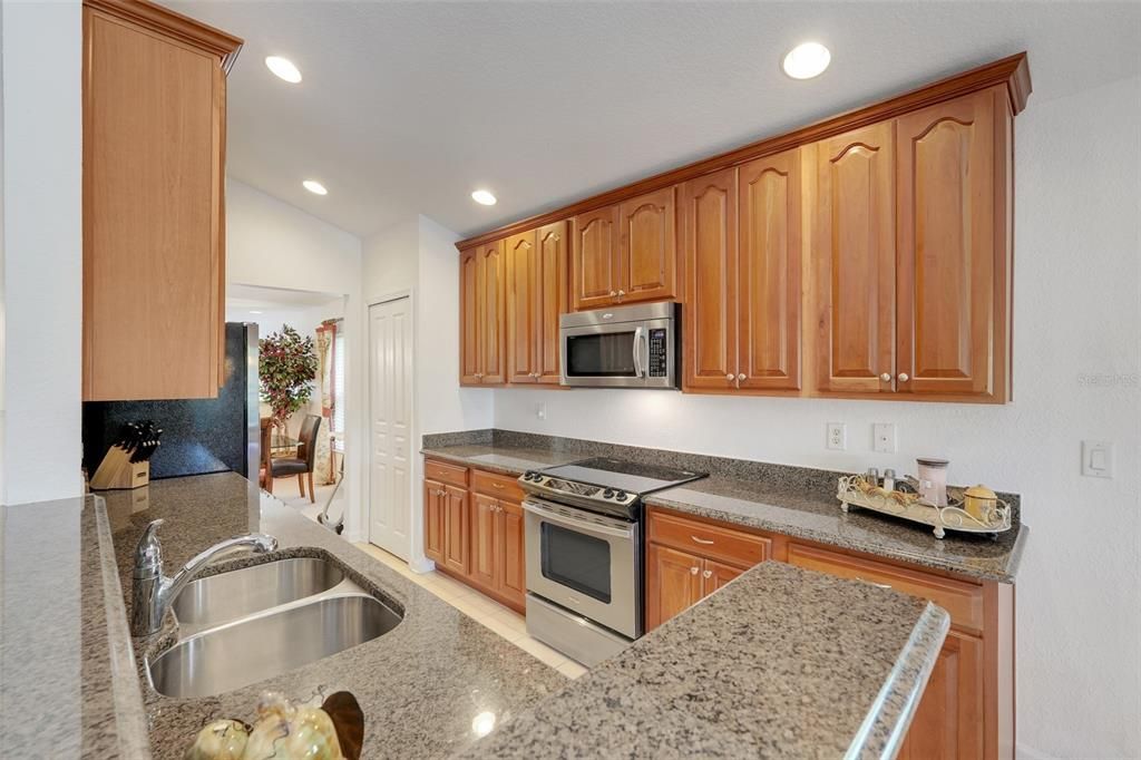 For Sale: $235,000 (2 beds, 2 baths, 1826 Square Feet)