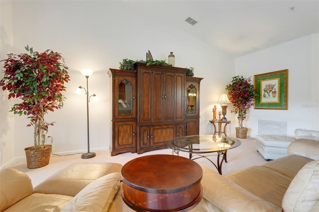 For Sale: $235,000 (2 beds, 2 baths, 1826 Square Feet)