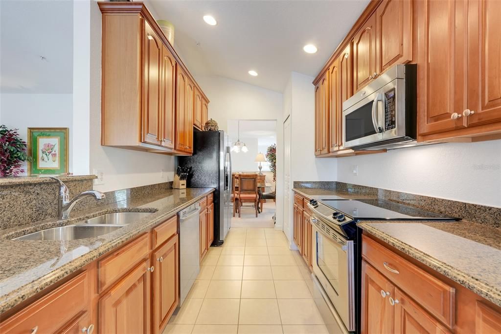 For Sale: $235,000 (2 beds, 2 baths, 1826 Square Feet)