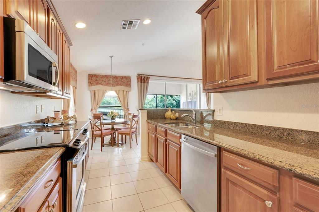 For Sale: $235,000 (2 beds, 2 baths, 1826 Square Feet)