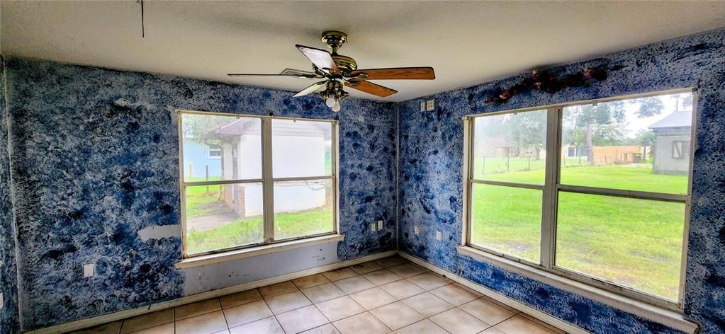 Active With Contract: $226,000 (4 beds, 3 baths, 2449 Square Feet)