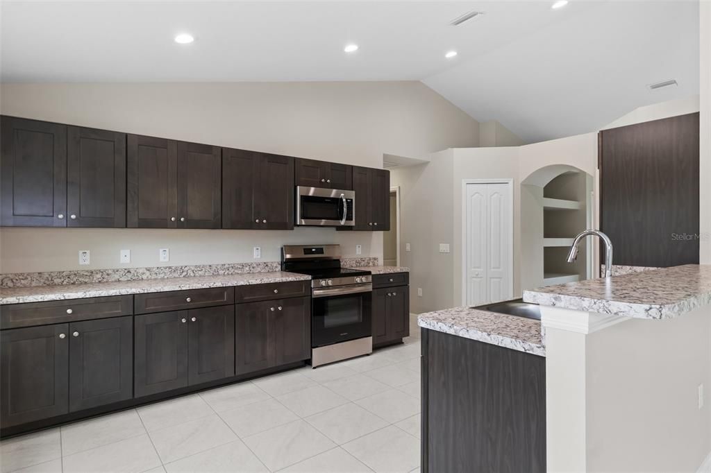 待售: $324,900 (3 贝兹, 2 浴室, 1724 平方英尺)