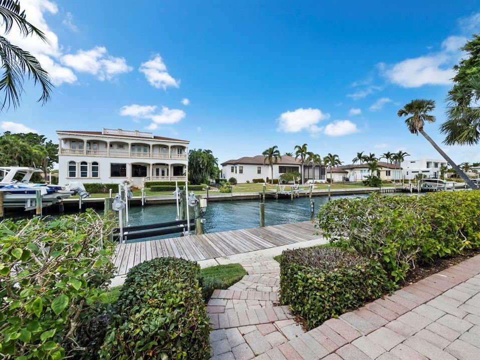 En Venta: $3,295,000 (4 camas, 5 baños, 3926 Pies cuadrados)