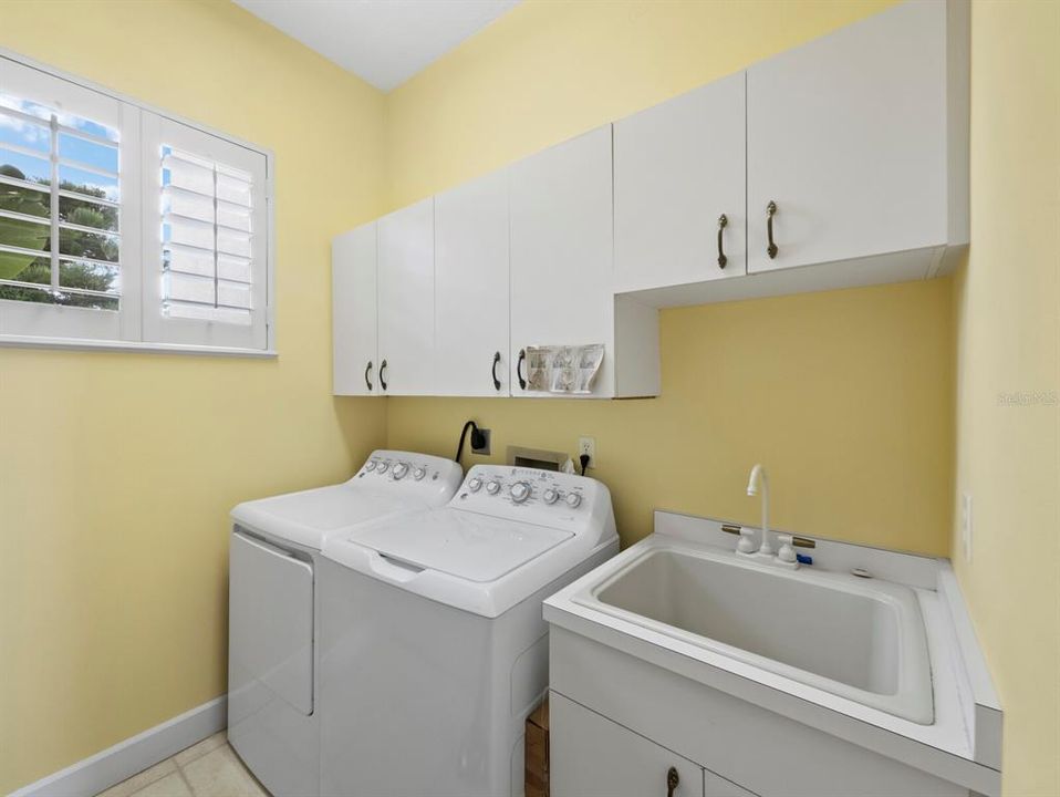 En Venta: $3,295,000 (4 camas, 5 baños, 3926 Pies cuadrados)