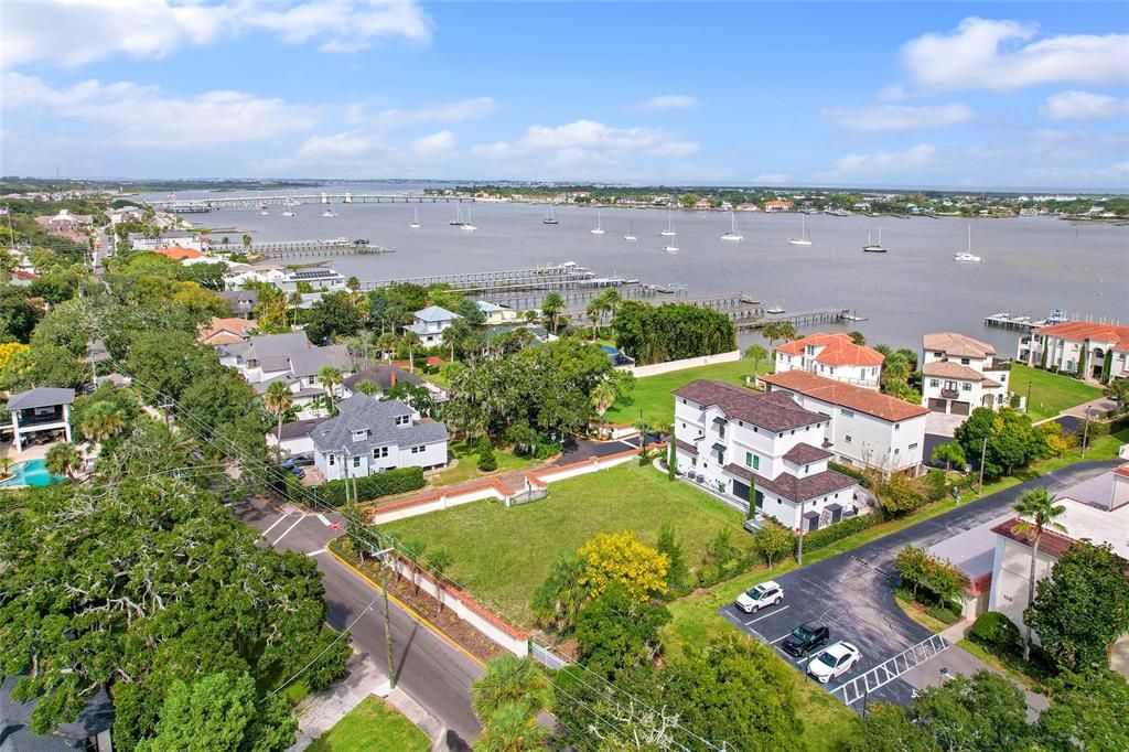 待售: $1,850,000 (0.26 acres)