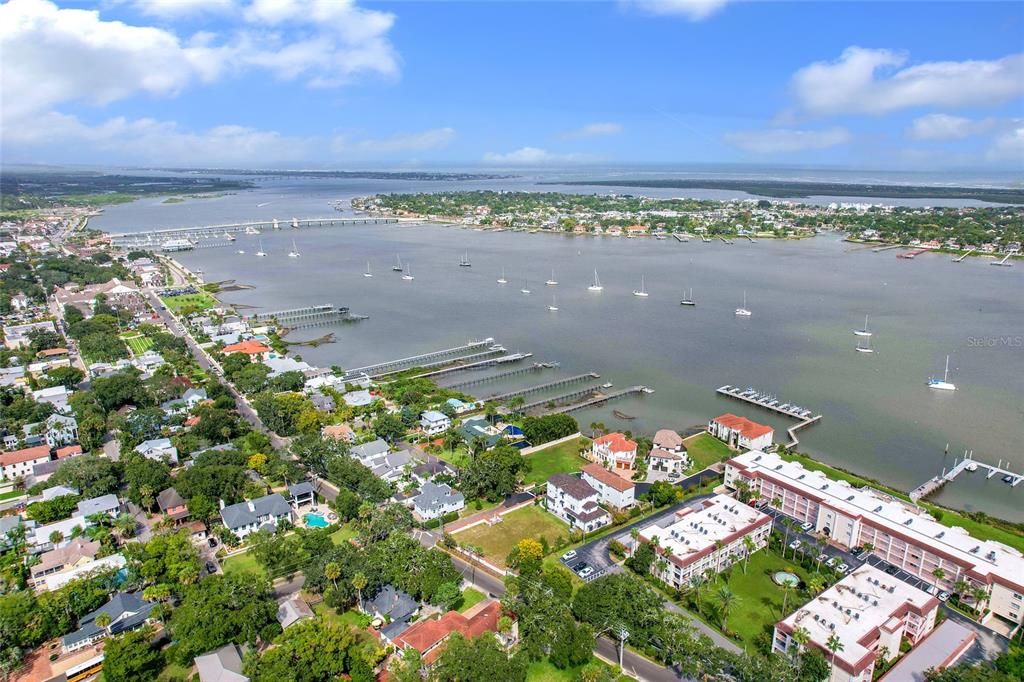 待售: $1,850,000 (0.26 acres)