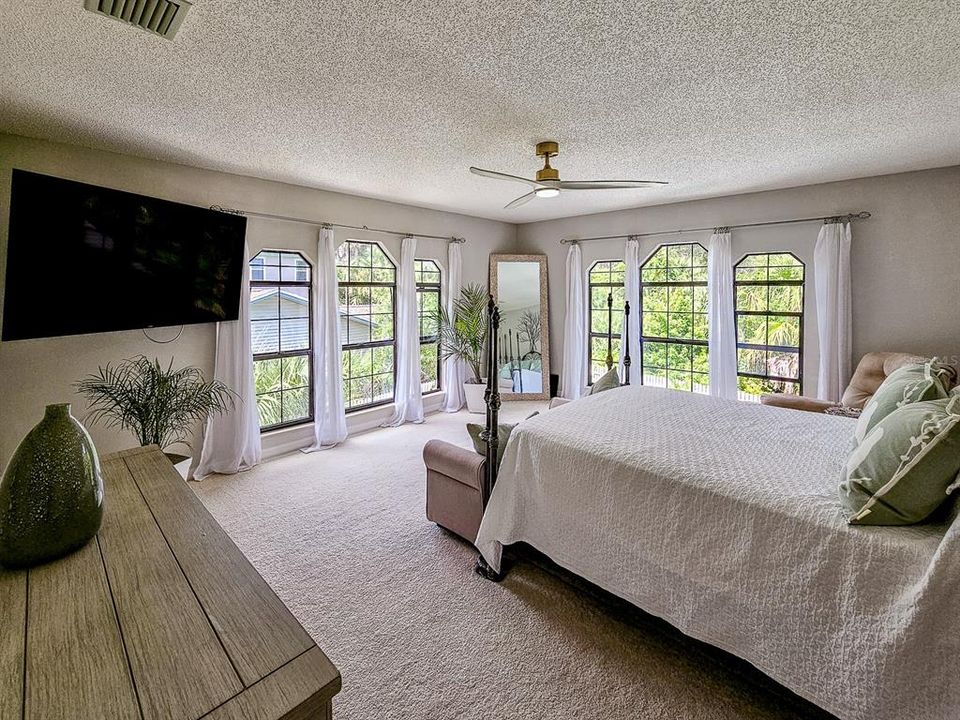 合同活跃: $445,000 (2 贝兹, 2 浴室, 1836 平方英尺)